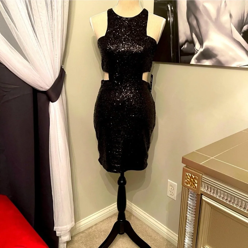 Express Sequin Cutout Dress - Picture 3 of 16